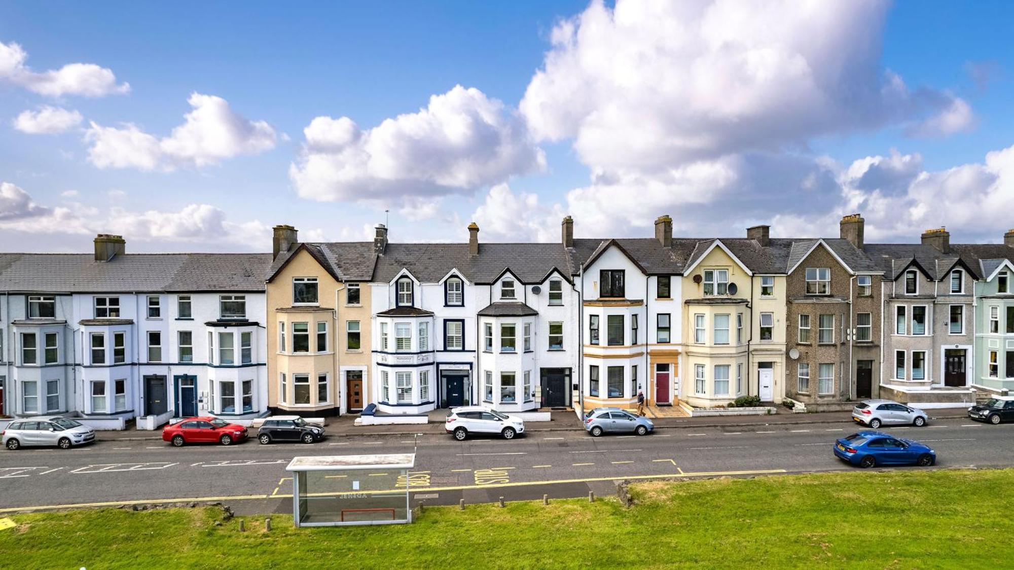 Apartment 3 Dunluce Park - By The Sea Portrush