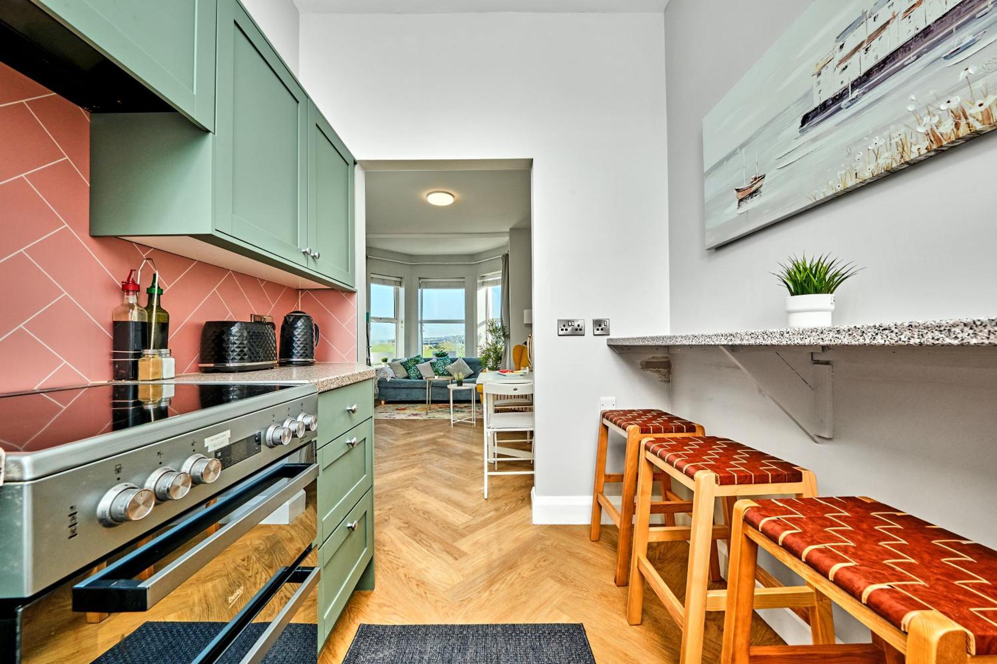 3 Dunluce Park - By The Sea